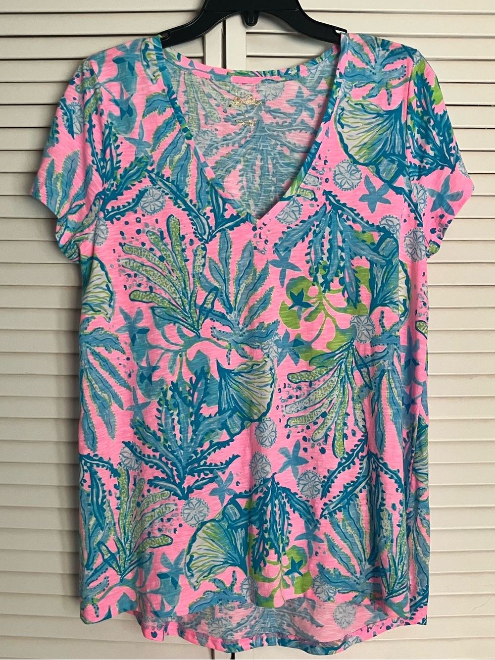 NWT Lilly Pulitzer Etta V-neck Top (Hot Pink Seashells) Size L